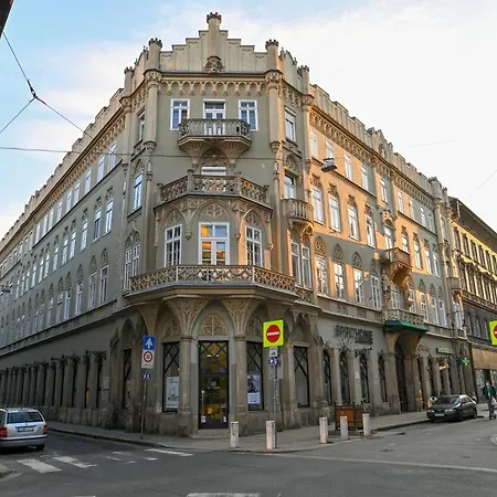 Luxury Premium Apartment With Gym & Spa Downtown Free Airport Shuttle Appartamento *