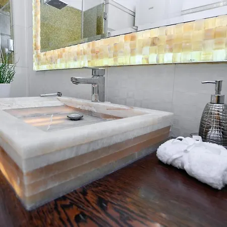 Luxury Premium Apartment With Gym & Spa Downtown Free Airport Shuttle * 부다페스트